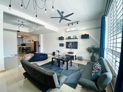Bandar Penawar House | Desaru Twin Home 32pax (2 units) KTV-Netflix-BBQ
