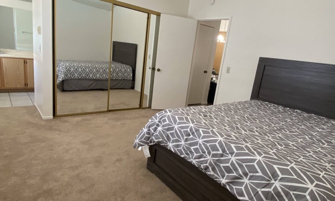 Imperial Condo | Desert Comfort!
