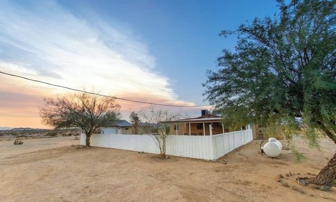 Wonder Valley House | DesertGem 5Acres Arcade Pool Spa KingBed Game Room