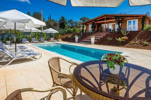 Albufeira Ski Chalet | Design Chalet in Albufeira With Private Pool