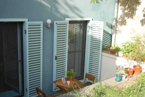 Arad Apartment | Design Studio 9 with private patio in central villa
