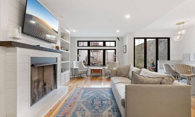 Pennsport House | Designer 3 BR Townhome w/Beautiful Backyard!