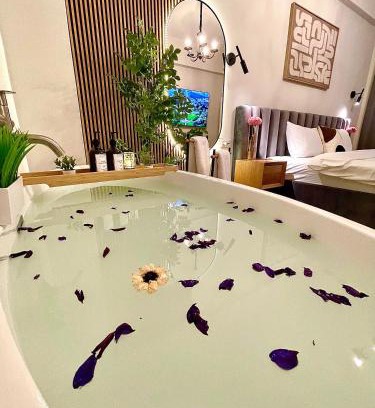 Haifa Apartment | Designer Apartment with SPA complex & Jacuzzi near Bahai Garden Haifa