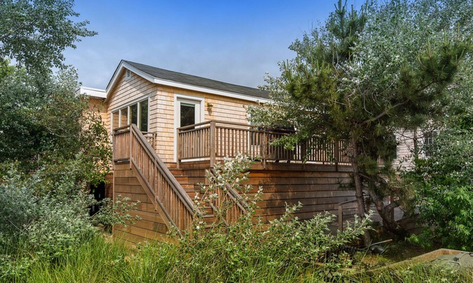 Ocean Bay Park Cottage | Designer cottage with amazing view, serene deck & outdoor shower - walk to beach
