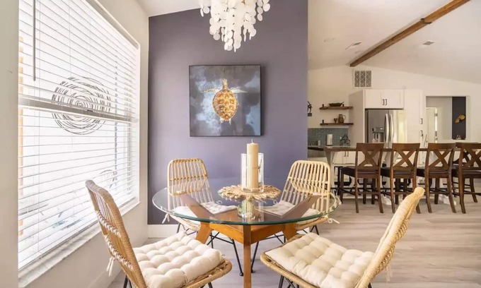 Palma Sola House | Designer house near Anna Maria Island-Best of Bradenton!