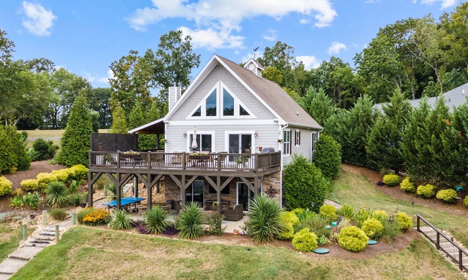 Steele Creek House | Designer Lake Front Retreat in Quiet Cove on Lake Wylie: King Beds & Bunk Room!