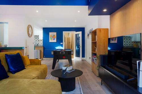 Wandsworth Apartment | Designer Wandsworth flat -Hot Tub, PS5, Pool Table