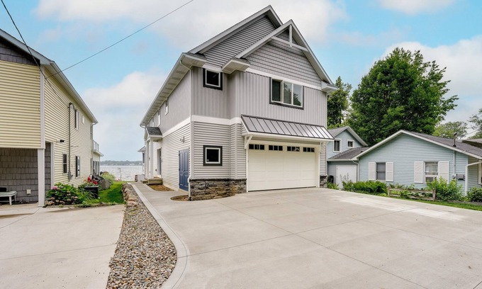 Sturgis House | Destination lake, Million dollar house, million-dollar views