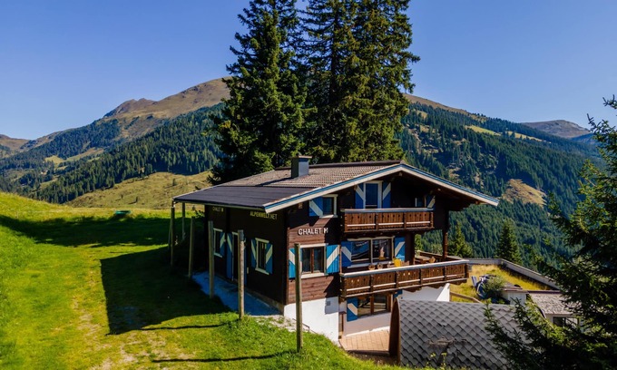 Konigsleiten Ski Chalet | Detached chalet on the slopes of Zillertal Arena