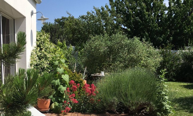 Marsilly House | Detached house with garden near the sea
