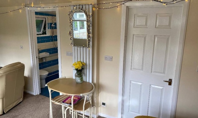 Sherwood Forest Apartment | Detached Romantic Studio near Sherwood Forest. Dog and Disabled Friendly