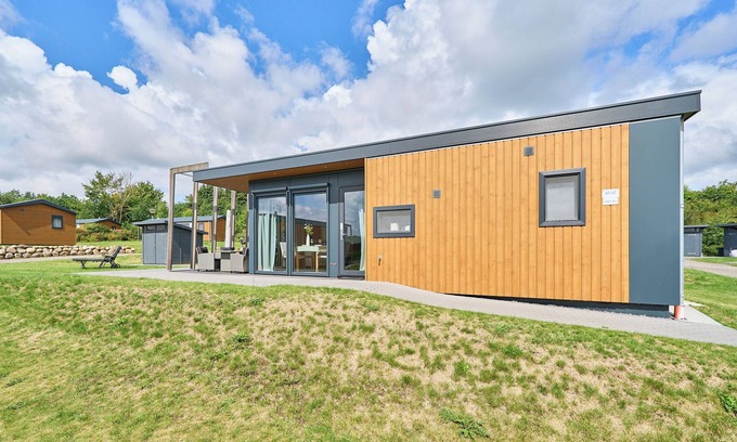 Suesel House | Detached vacation home WindSpiel in Seeparx Süsel with terrace and close to the lake