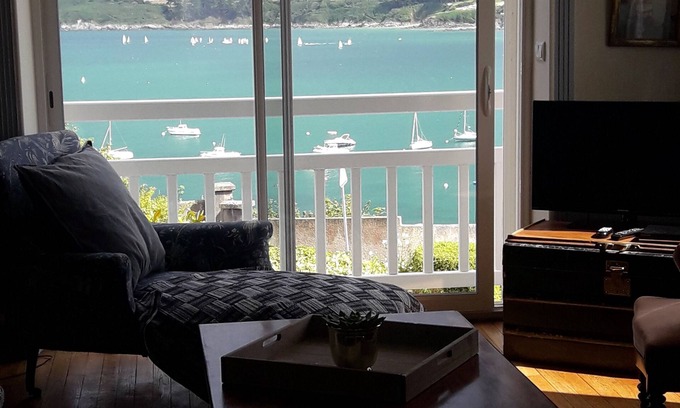 Locquirec Villa | Detached villa with exceptional sea view just a stone's throw from the beach