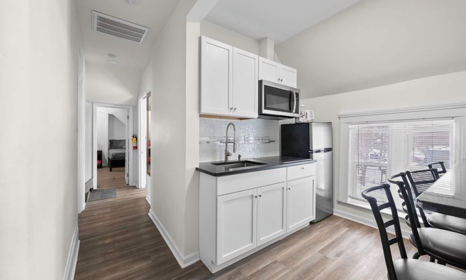 Mexicantown - Southwest Detroit Cottage | Detroit Escape: 2BR Apartment for 7 w/Wifi