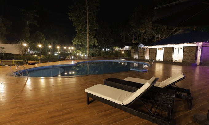 Golaghat Hotel | Dhanshree Resort