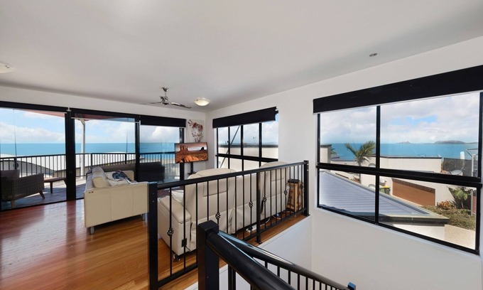 Yeppoon Apartment | Diamond Views, where luxury meets breathtaking views!