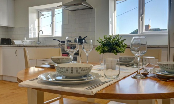 Didcot Apartment | Didcot- Private Flat with Garden & Parking 03