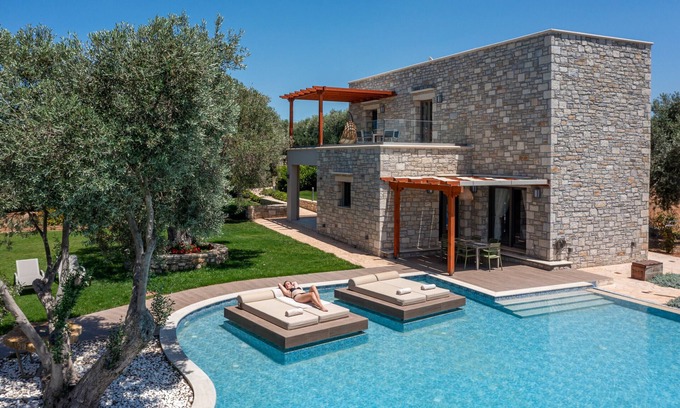 Prinos Villa | Diktamos villa,huge private pool,Garden