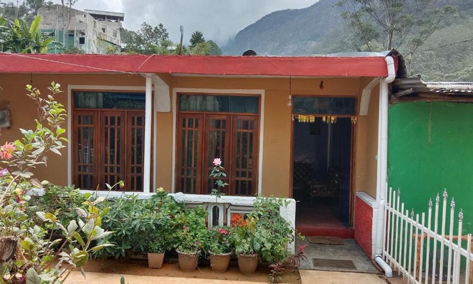 Nallathanniya Bed & Breakfast | Dilani Adamspeak RiverStay