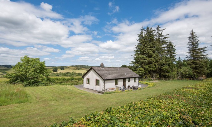 Melrose House | Dimpleknowe pet friendly near the historic Town of Selkirk
