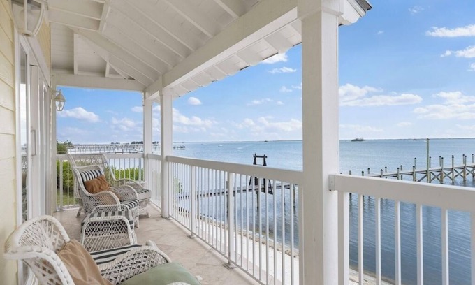 Sebastian House | Direct Waterfront 3/2 Entire House on the Indian River