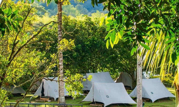 Yotoco RV Rental | Disconnect and Relax: Luxury Camping by the Lake