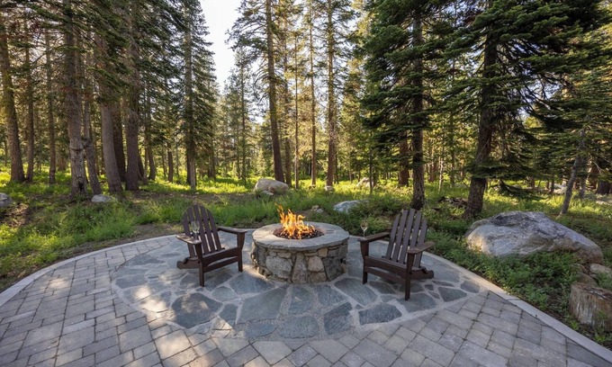 Soda Springs Cabin | Discount dates at the Hillside Mountain Retreat, elegantly rustic