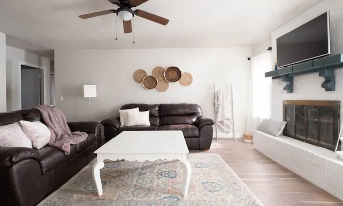Amarillo House | *Discount* Fast Wifi, Beautiful Home near Route 66, Palo Duro Canyon, & Shopping