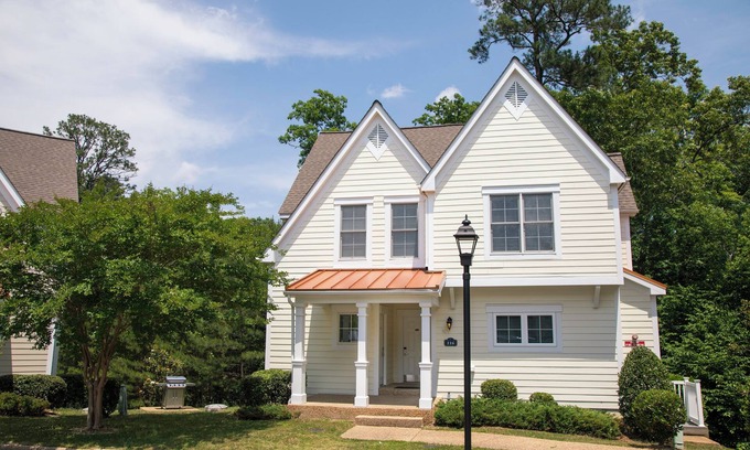 Lackey Resort | Discounted Rates Charming one bedroom in The Estates at King's Creek Plantationn