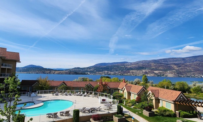 North End Condo | Discovery Bay Resort #347 – 2Bed-2Bath Suite- 90 Day Min -
