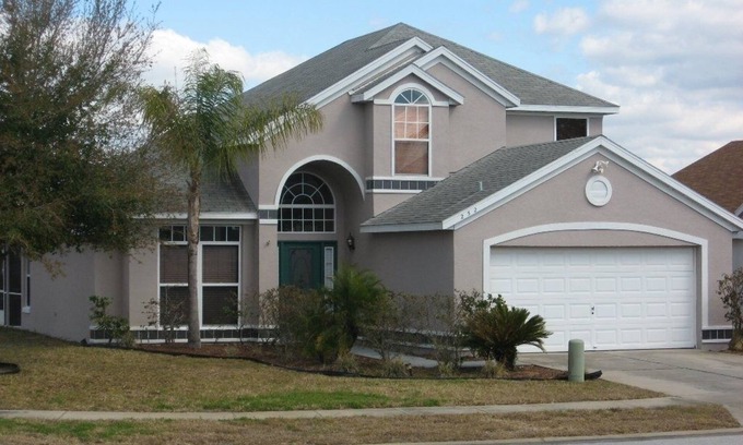 Lake Davenport Estates Villa | Disney Quiet, Spacious, Contemporary/Salt Water Pool & Spa, Wi-fi