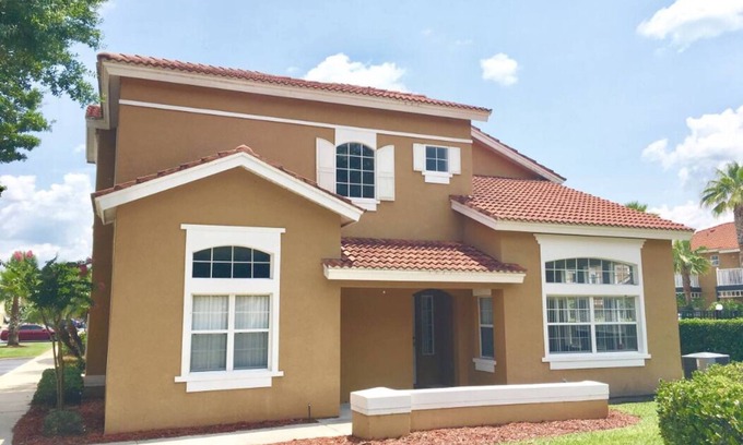Lake Berkley Resort | Disney, Universal! 4 BR Resort Style Townhouse