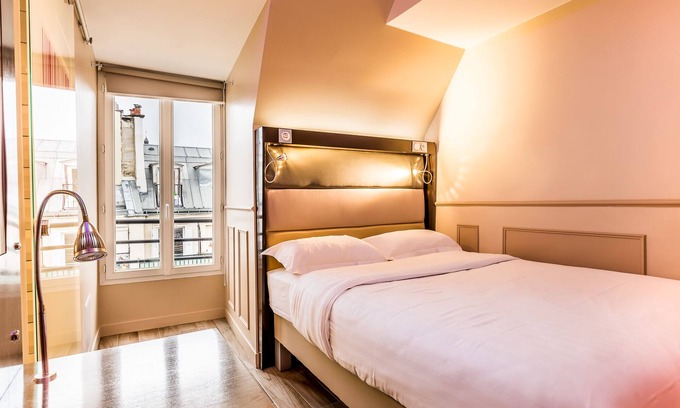 Porte-Saint-Martin Hotel | District République