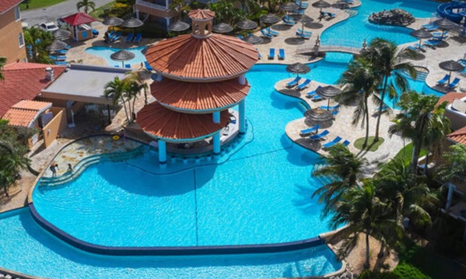 Oranjestad-West Resort | Divi Village ~ Infinity Pool ~ Water Slide ~ Golf ~ Close to Beach