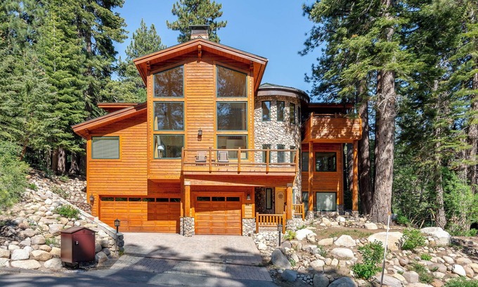 Incline Village House | Do not miss your chance to vacation at this five-bedroom, 5.5-bath mountain home
