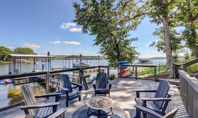 Sunrise Beach House | Dock + Kayaks: Lakefront Retreat in Sunrise Beach