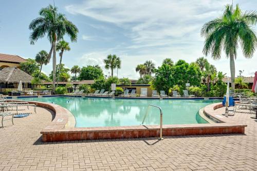Naples Apartment | Dock, Pool and Tennis Courts Naples Resort Retreat!