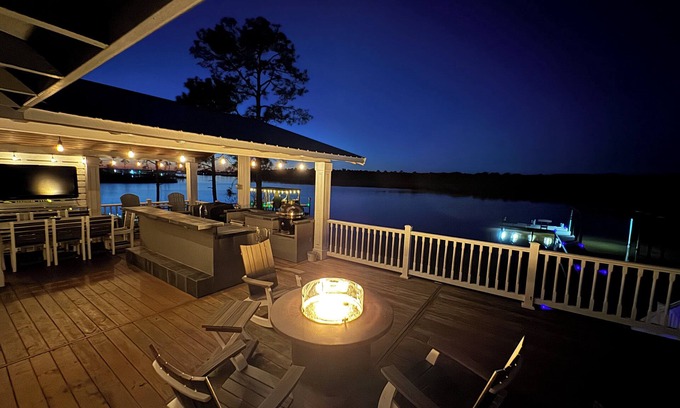 Ono Island House | Dockside Paradise!- Kayaks, Hot Tub & Private Dock–Minutes from Beaches & Dining
