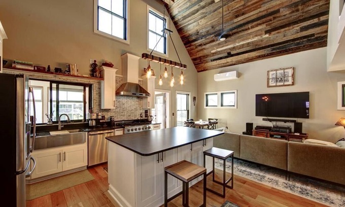 Ocracoke House | Dockside Retreat - Waterfront home in Oyster Creek