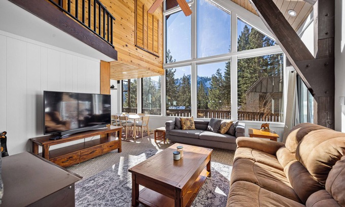 Olympic Valley Cabin | Dog Friendly, 3BR in Olympic Valley, on the Palisades Shuttle Route w/Mountain Views!
