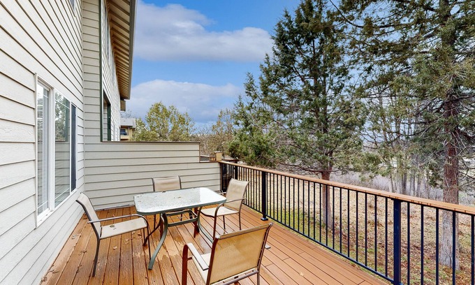 Klamath Falls House | Dog-friendly duplex with access to indoor pool, sports courts, & hiking trails