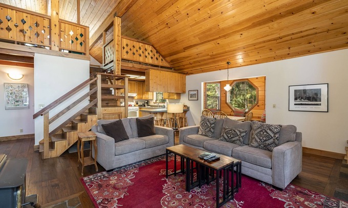 Truckee Cabin | Dog Friendly Home | Beautifully Decorated | HOA Beach and Pool Access | Sleeps 8