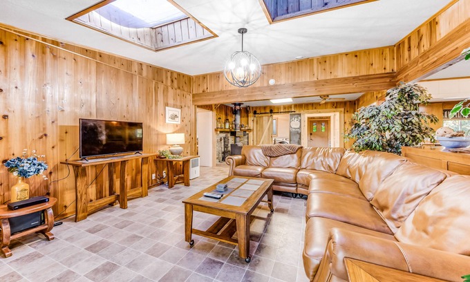 Barview House | Dog-Friendly Home with Wi-Fi, Peaceful Surroundings, Gorgeous Bay Views