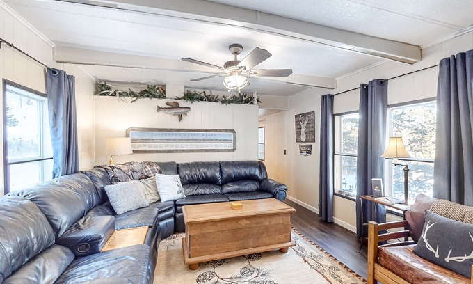 Florissant House | Dog-friendly rustic cabin with a wood-burning fireplace, porch, and washer/dryer