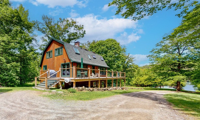 Camden Cabin | Dog-friendly, waterfront cabin with grill, deck, & W/D - snowbirds welcome