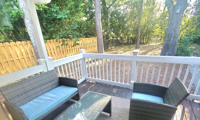 Wilmington Cottage | Dogwood Cottage - Charming, renovated bungalow decorated in boho chic style