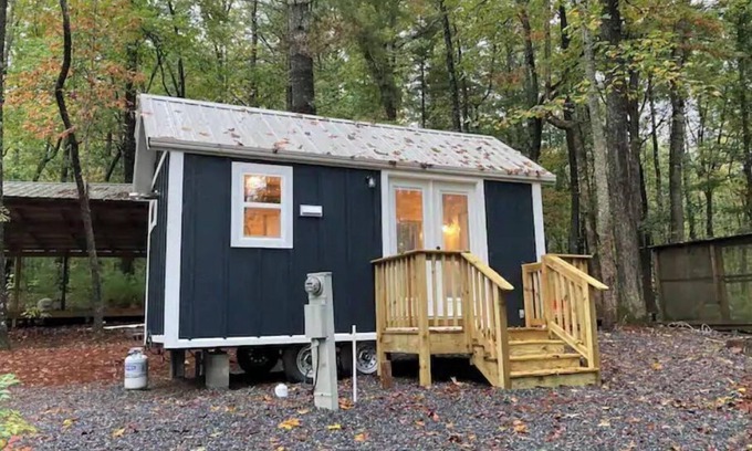 Clarkesville Cabin | Dogwood Tiny Home at Bleu Canoe Campground