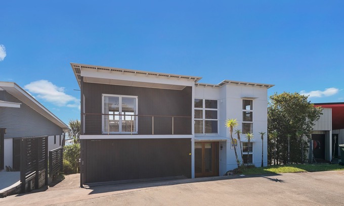 Brisbane House | Dolce Villa Tangalooma