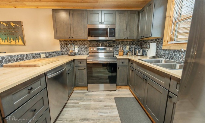 Caton Condo | Dolly's Lodge # 3