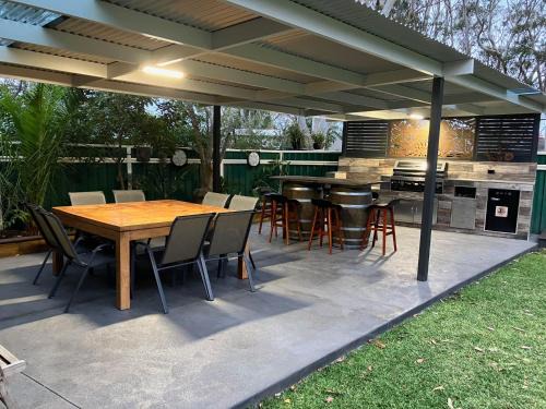 Callala Bay House | Dolphin Cove - Pet Friendly with Fireplace